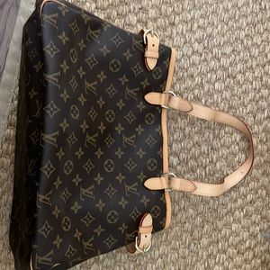 Louis Vuitton Batignolles Handbag